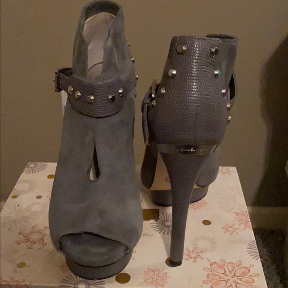Sexy Gray Suede Michael Kors peep toe ankle bootie